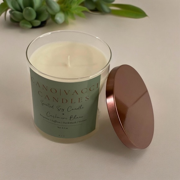 Enchanting Elegance: Cashmere Blanc Candle - Picture 2 of 3